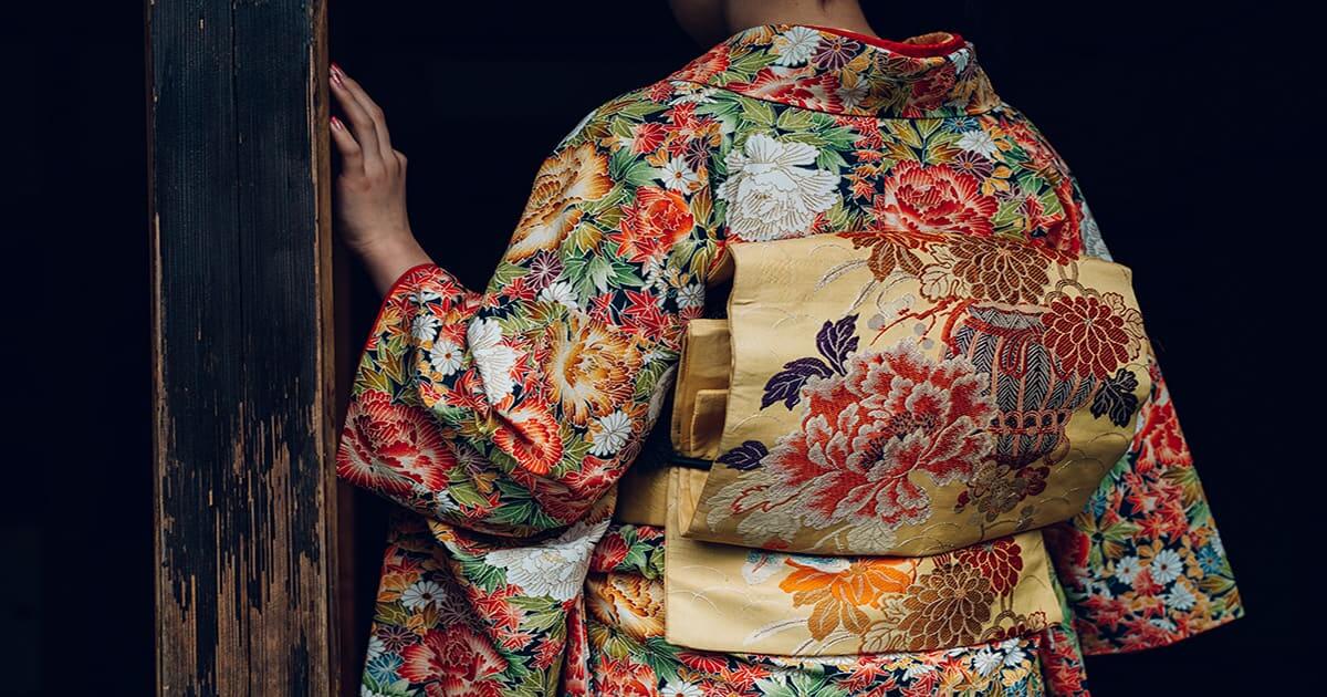 黒地に桐の花柄小紋－セミアンティーク - 千々キモノ